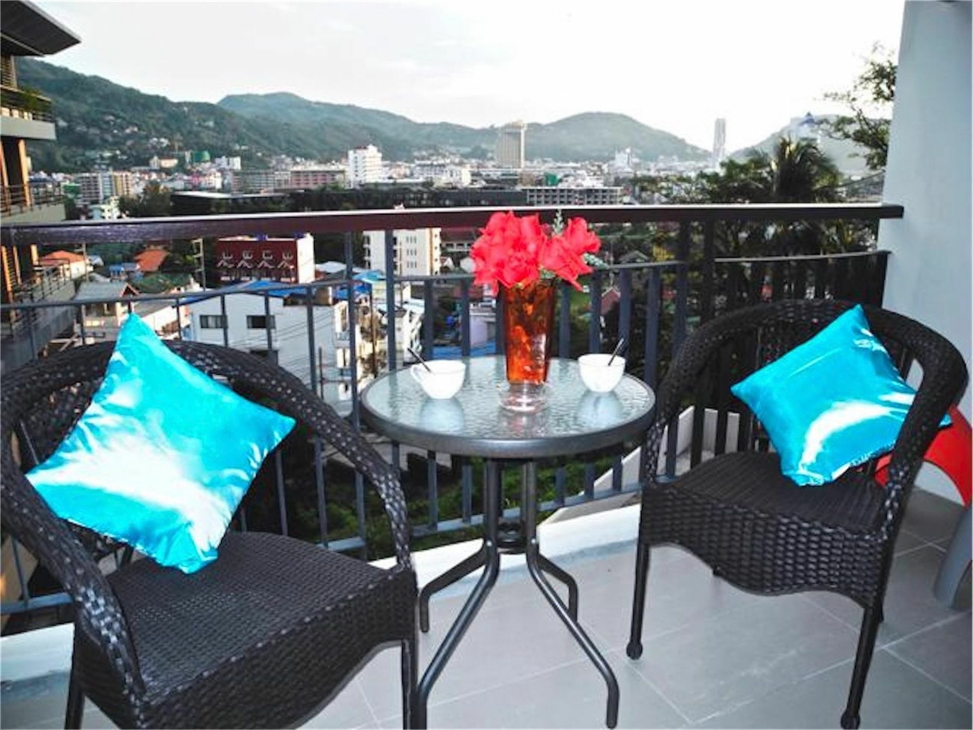 Bliss Patong 2 Bedrooms Apartment Exterior photo